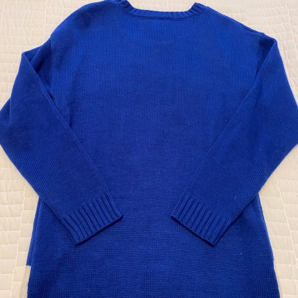 Cute Christmas sweater in size medium in EUC - Picture 3 of 4